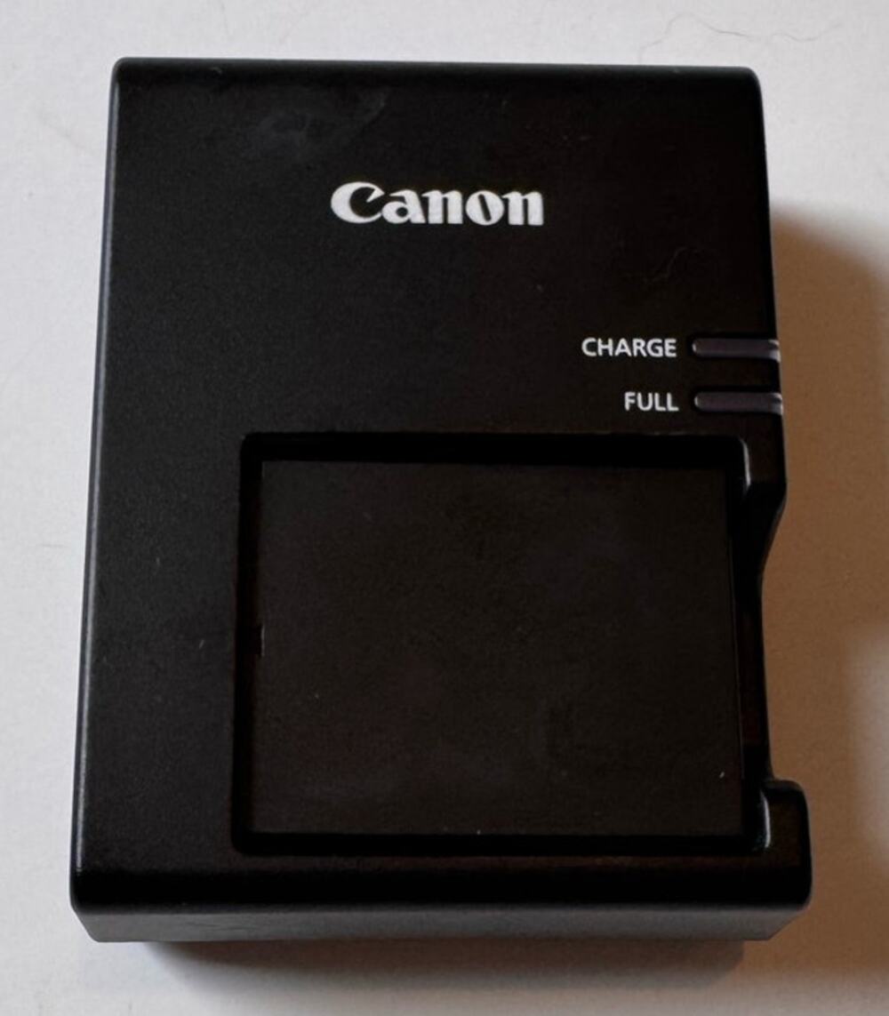 Canon LC-E10 Camera Battery Charger w/7.4V Battery Tested/Works